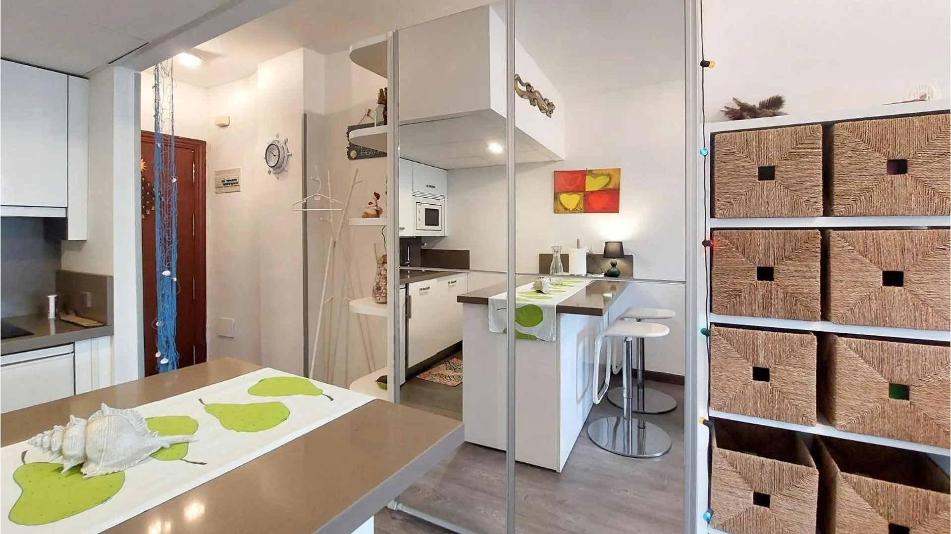 Awesome Apartment In Torremolinos With Kitchen 0*,  スペイン